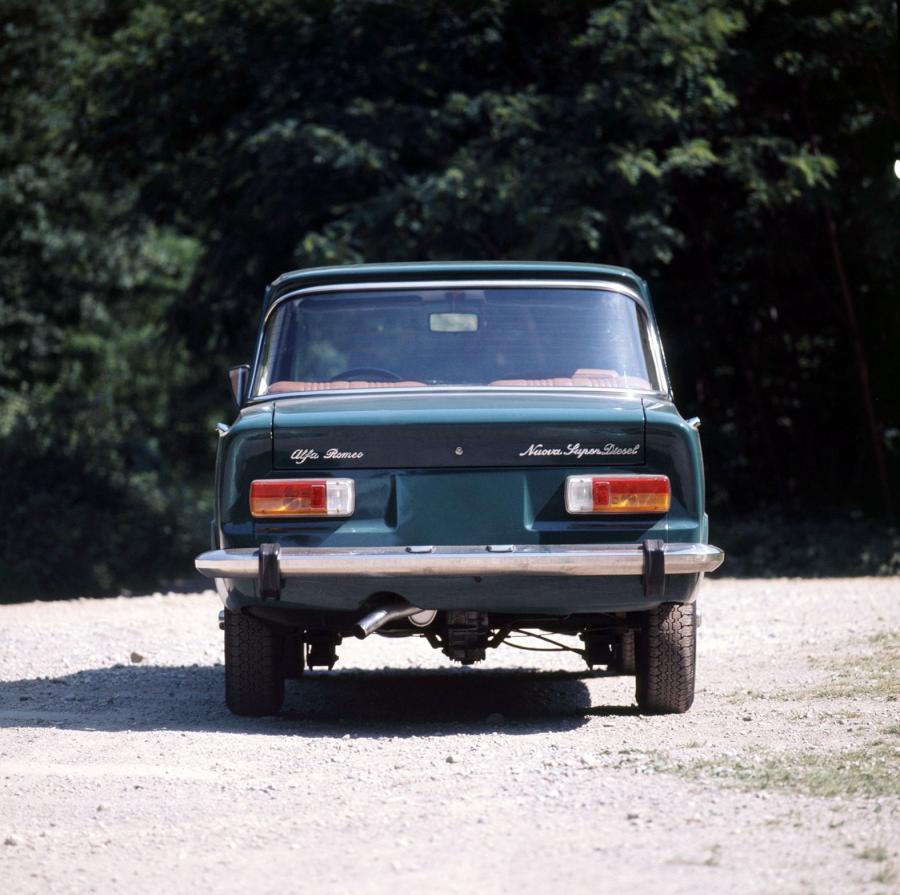  Alfa Romeo Giulia Nuova Super Diesel (115.40) 1976 года  (фото 10 из 13)